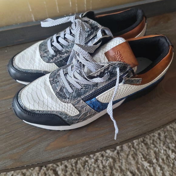 Snkr Sneakers In an Excellent condition up for grab. - Picture 3 of 4